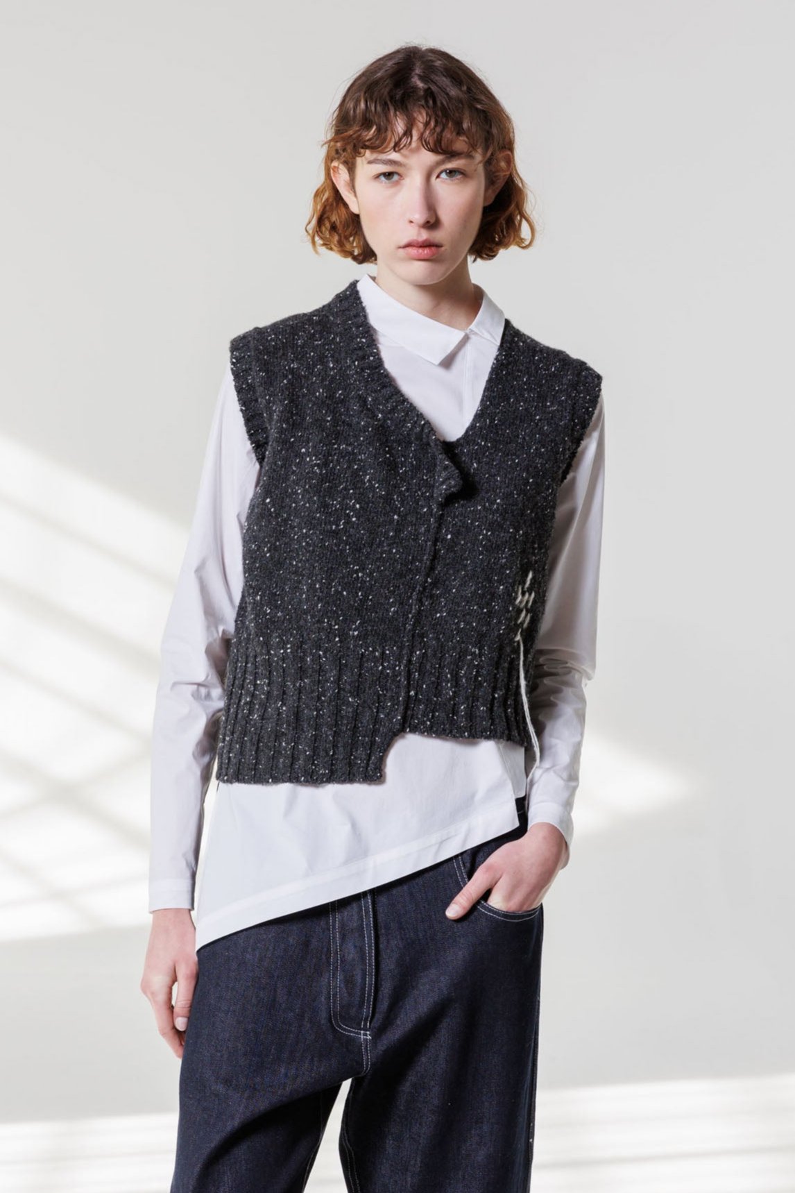 Seienumerica 5129 Cashmere Vest. LiLi The First boutique Washington DC