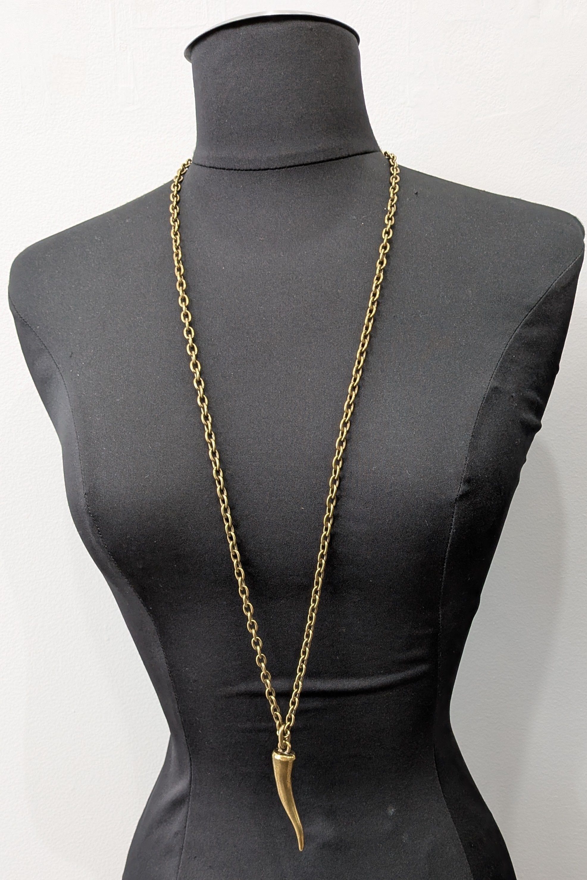 CORNE NECKLACE