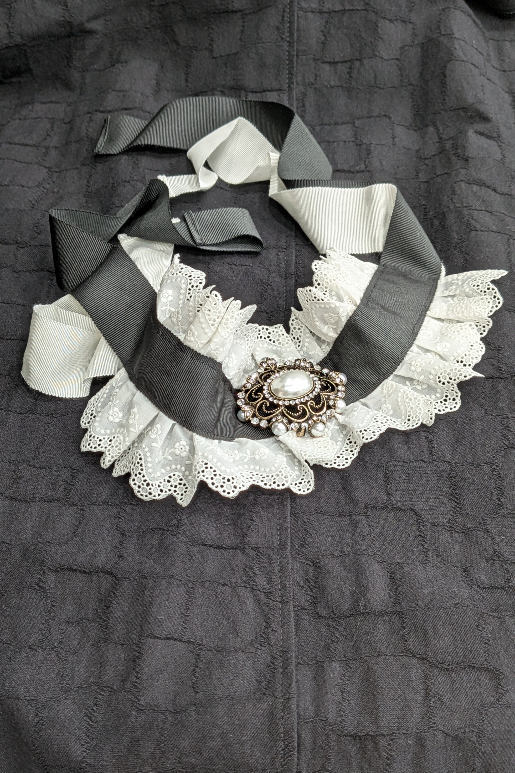 VICTORIAN COLLAR