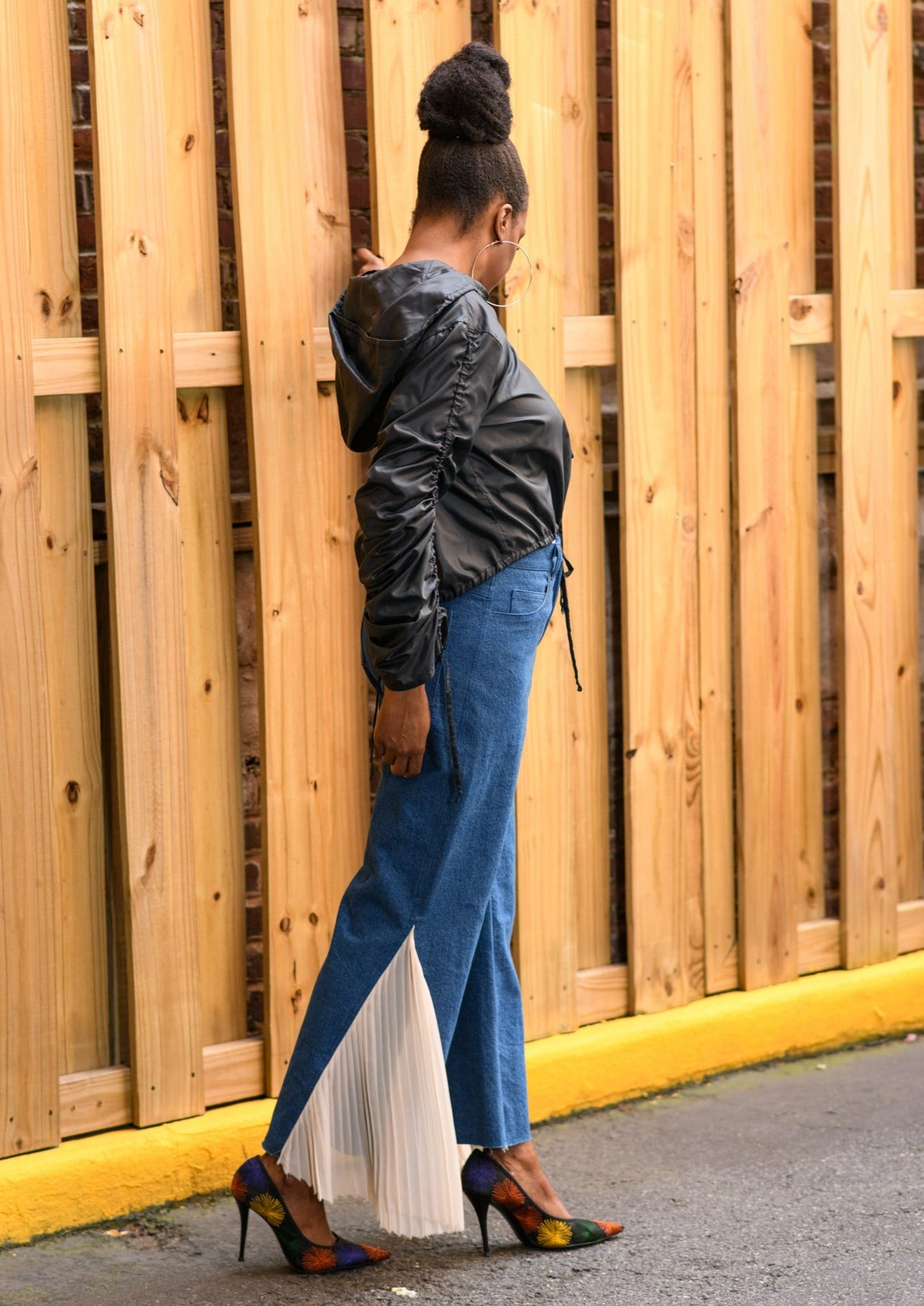 PLEATED JEANS