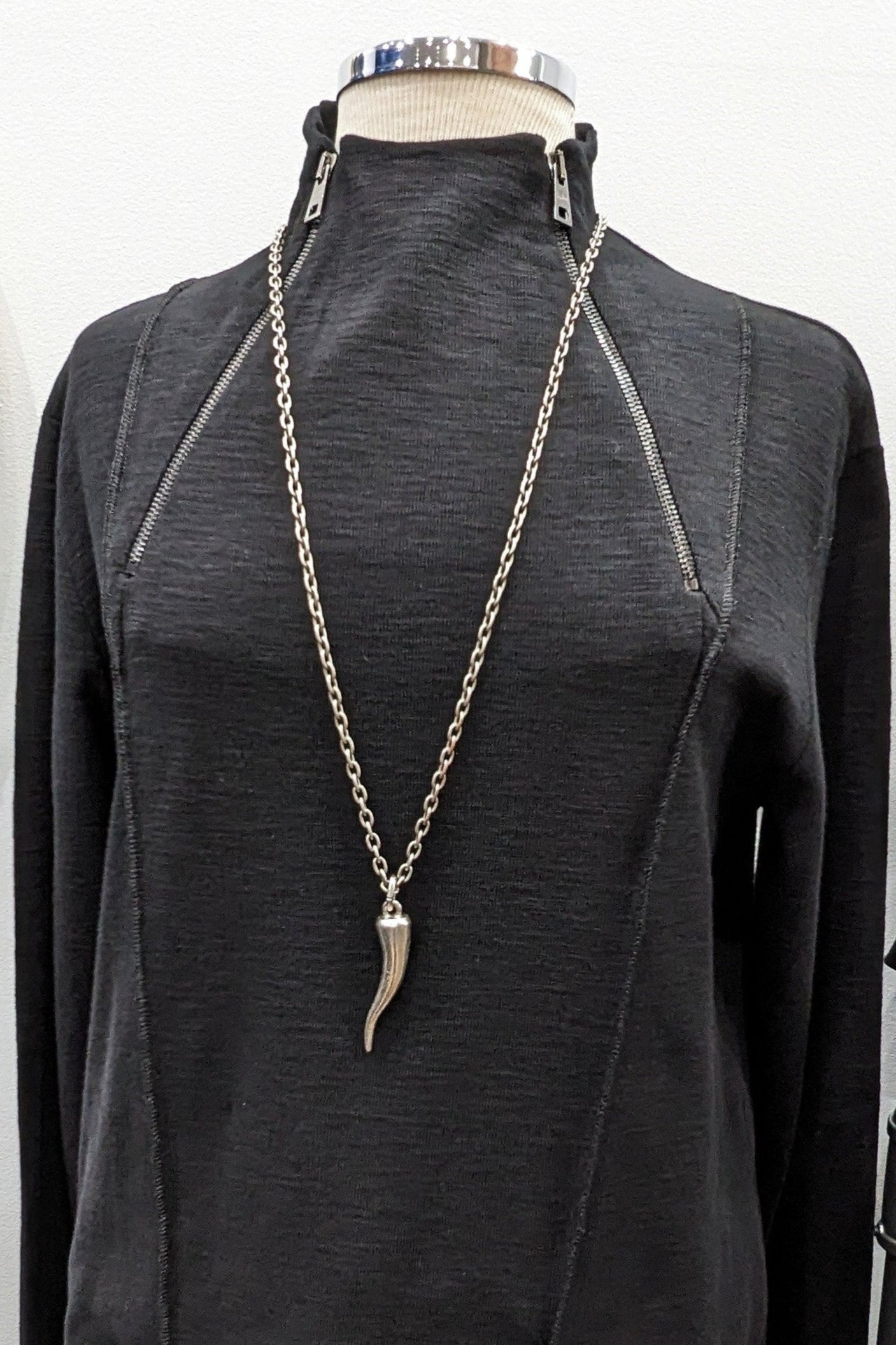 CORNE NECKLACE