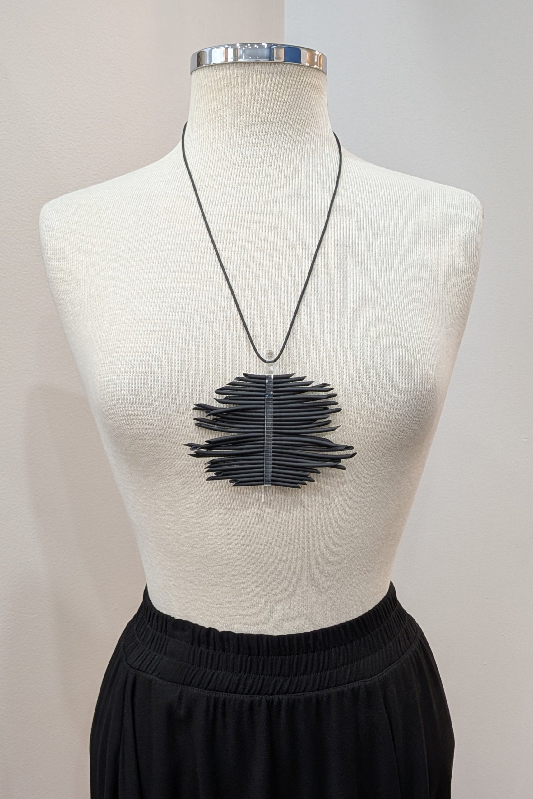 Pilar-Rubber-Necklace