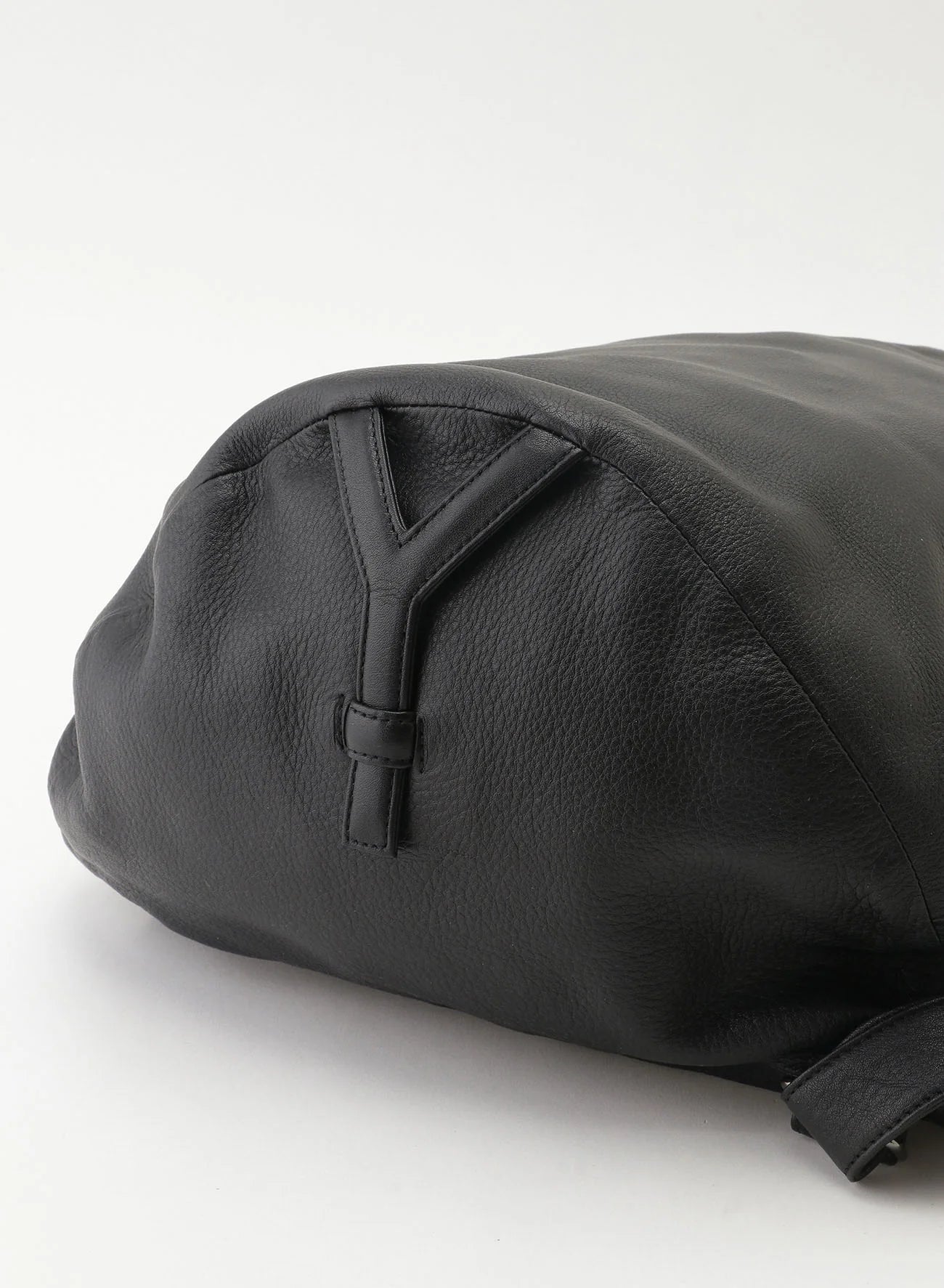 discord-yohji-yamamoto-y-backpack