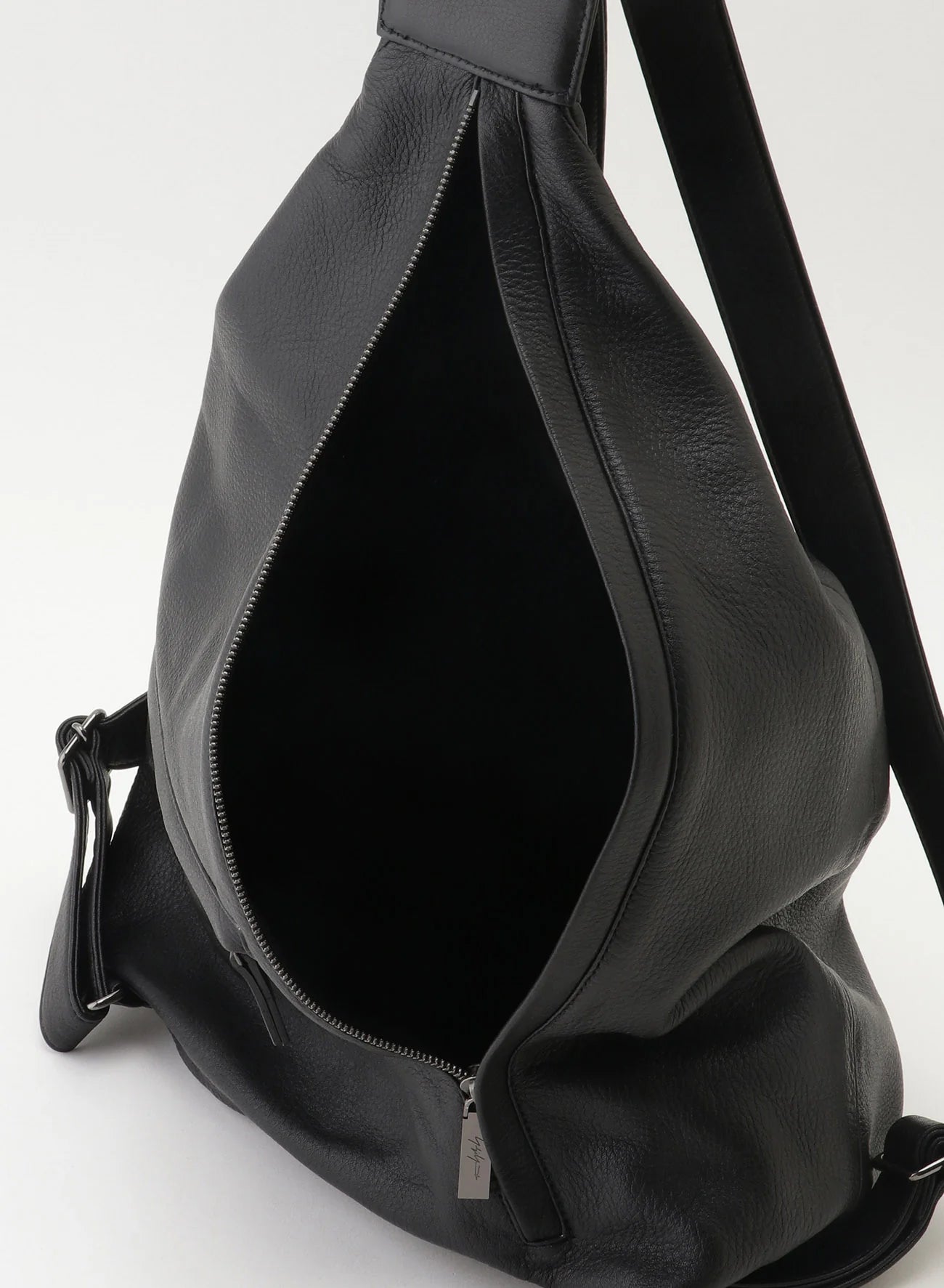 discord-yohji-yamamoto-y-backpack