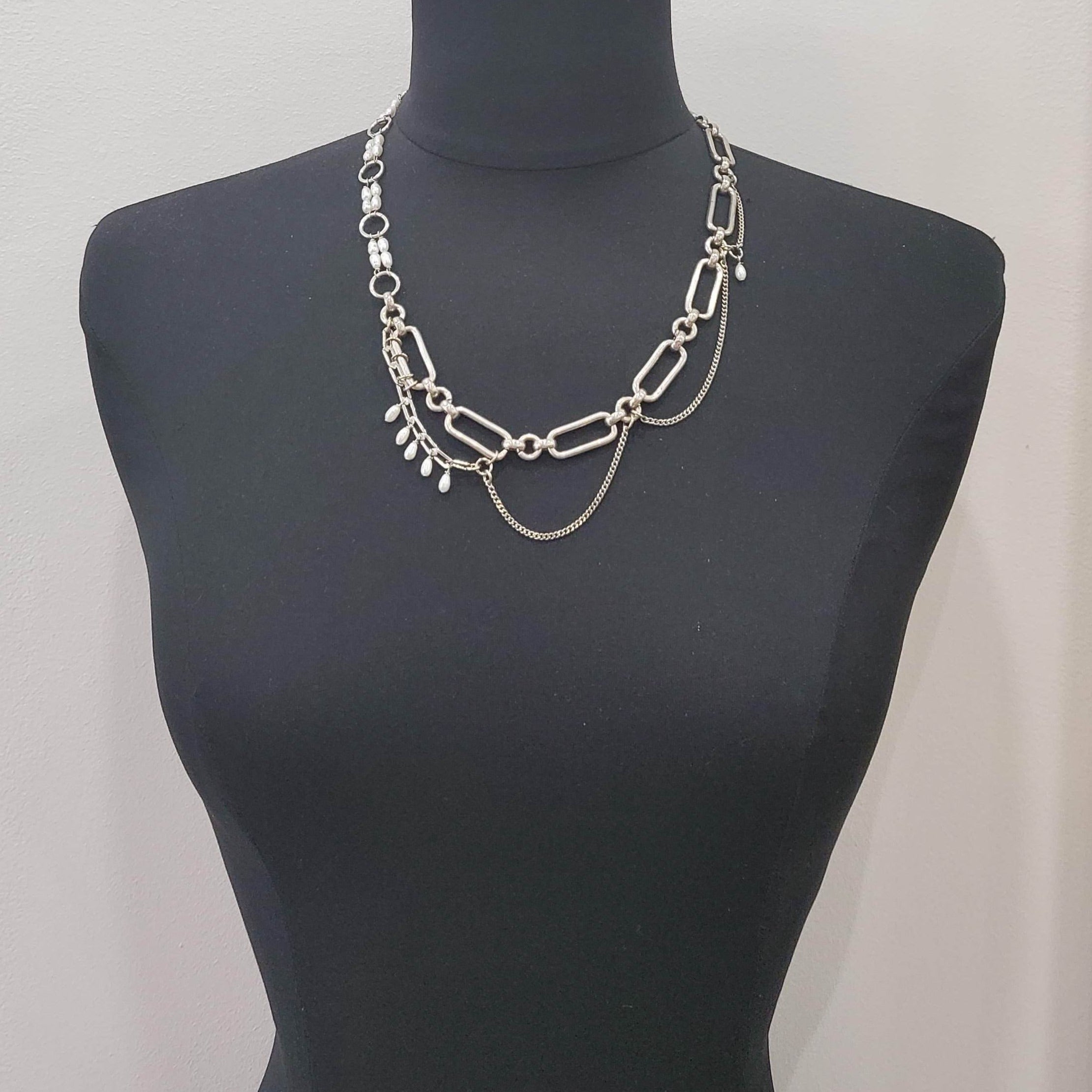 SOPHIA SILVER NECKLACE