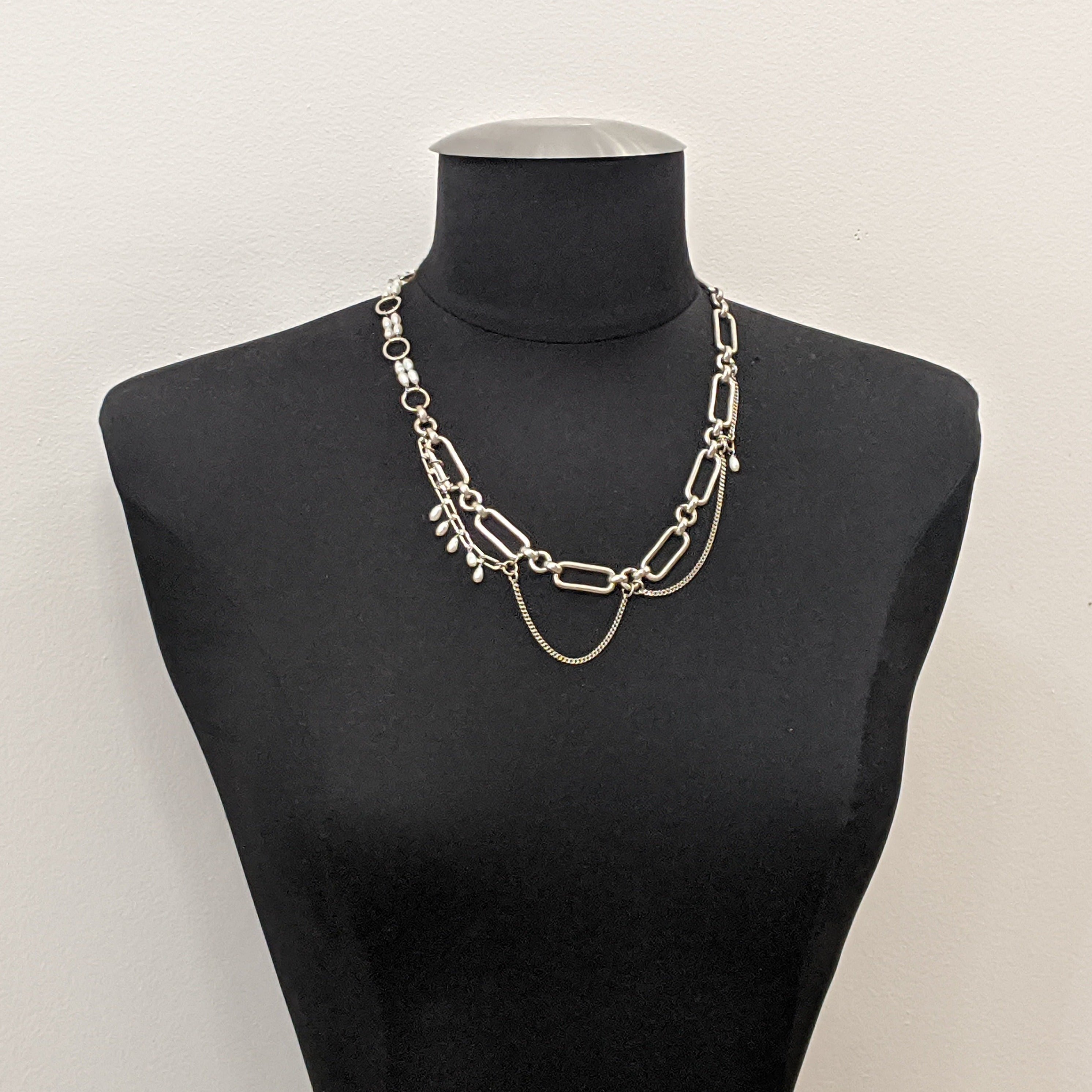 SOPHIA SILVER NECKLACE